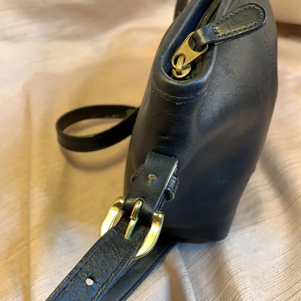 Coach Vintage classic leather shoulder small bag